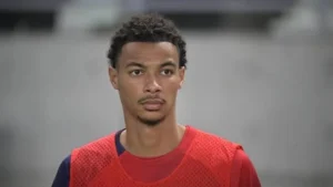 BREAKING: Eintracht-Star Hugo Ekitike investiert 8,5 Millionen Dollar, um sein Zuhause in Unterkunft für obdachlose Jugendliche zu verwandeln – Großartige Geste des Stürmers